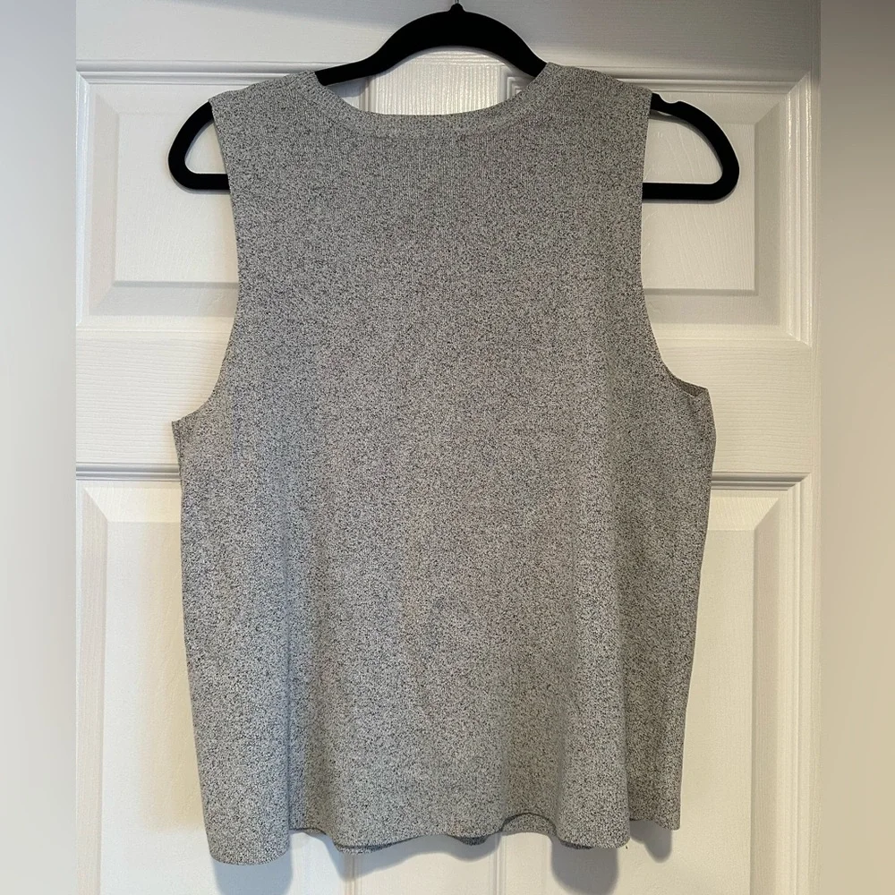 Structured Tank - Picture 2 of 4